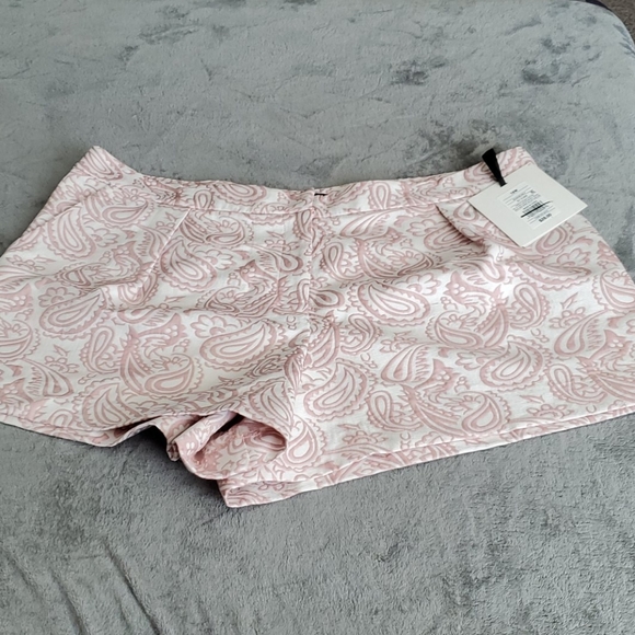 Victoria Beckham Shorts - Picture 3 of 3